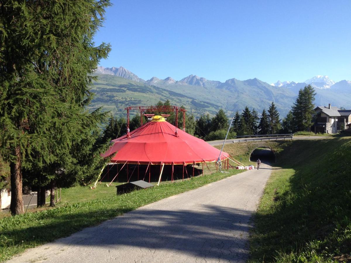 Chalet Miravidi, Montchavin-La Plagne, Jacuzzi & Sauna Exterior foto